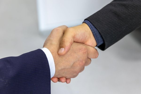 ALZ-AGRO y AcindarPymes SGR